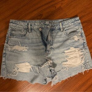 American Eagle Outfitters Light Wash Mom Shorts
